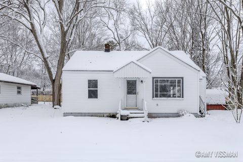 Photo of 412 E Berrien Street, Paw Paw, MI 49079 (MLS # 25060547)