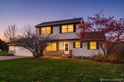 Photo of 1306 W B Avenue, Plainwell, MI 49080 (MLS # 25057481)