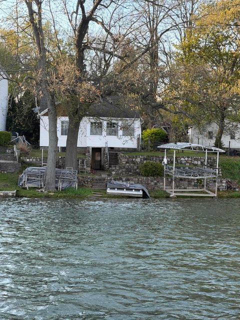 Photo of 168 Crooked Lake Drive W, Kalamazoo, MI 49009 (MLS # 26021089)