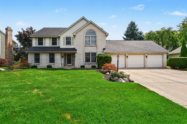 1444 PENNCROSS DR SE, CALEDONIA, MI 49316 - Image e3da3d1b9f6a73a39e5bb08c7e437bed/2958461193