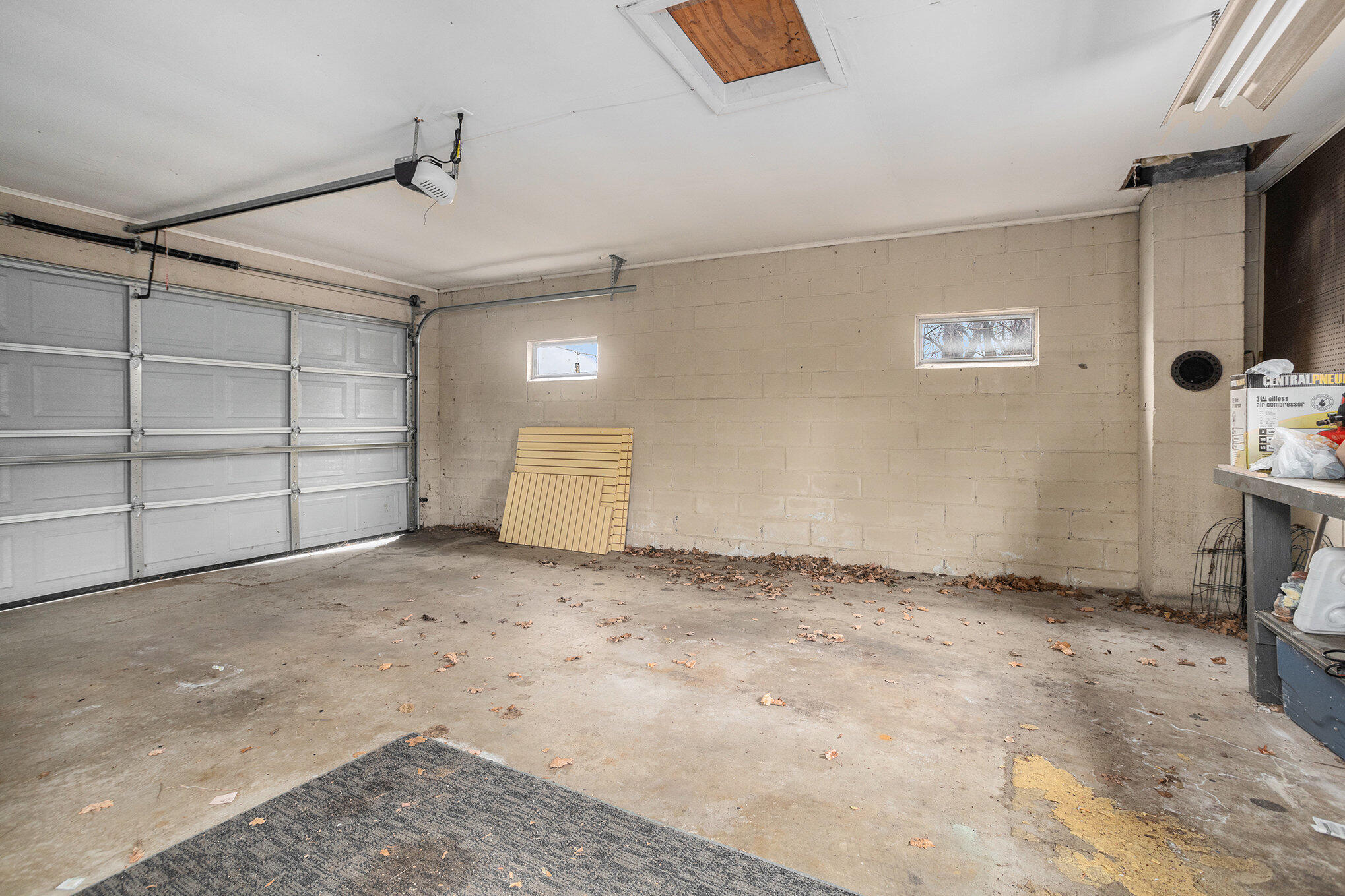 Battle Creek, Michigan 49015, United States, 2 Bedrooms Bedrooms, ,1 BathroomBathrooms,Residential,Pending,79511