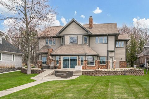 9230 E Shore Drive, Portage, MI 49002 - MLS#: 25014203