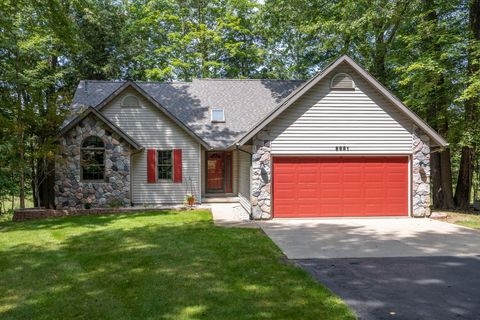 9681 Club House Drive W Canadian Lakes MI 49346