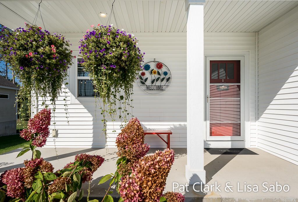 Photo of 2426 Eagle Ridge, Muskegon, MI 49444 (MLS # 25050115)