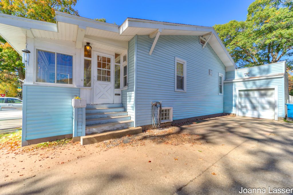 Photo of 2278 Morton Avenue, Muskegon, MI 49441 (MLS # 25054478)