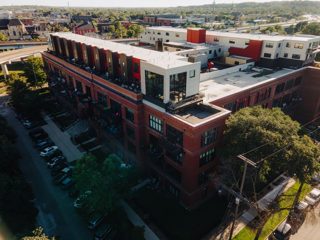 Photo of 600 Broadway Avenue NW #601A, Grand Rapids, MI 49504 (MLS # 23032966)