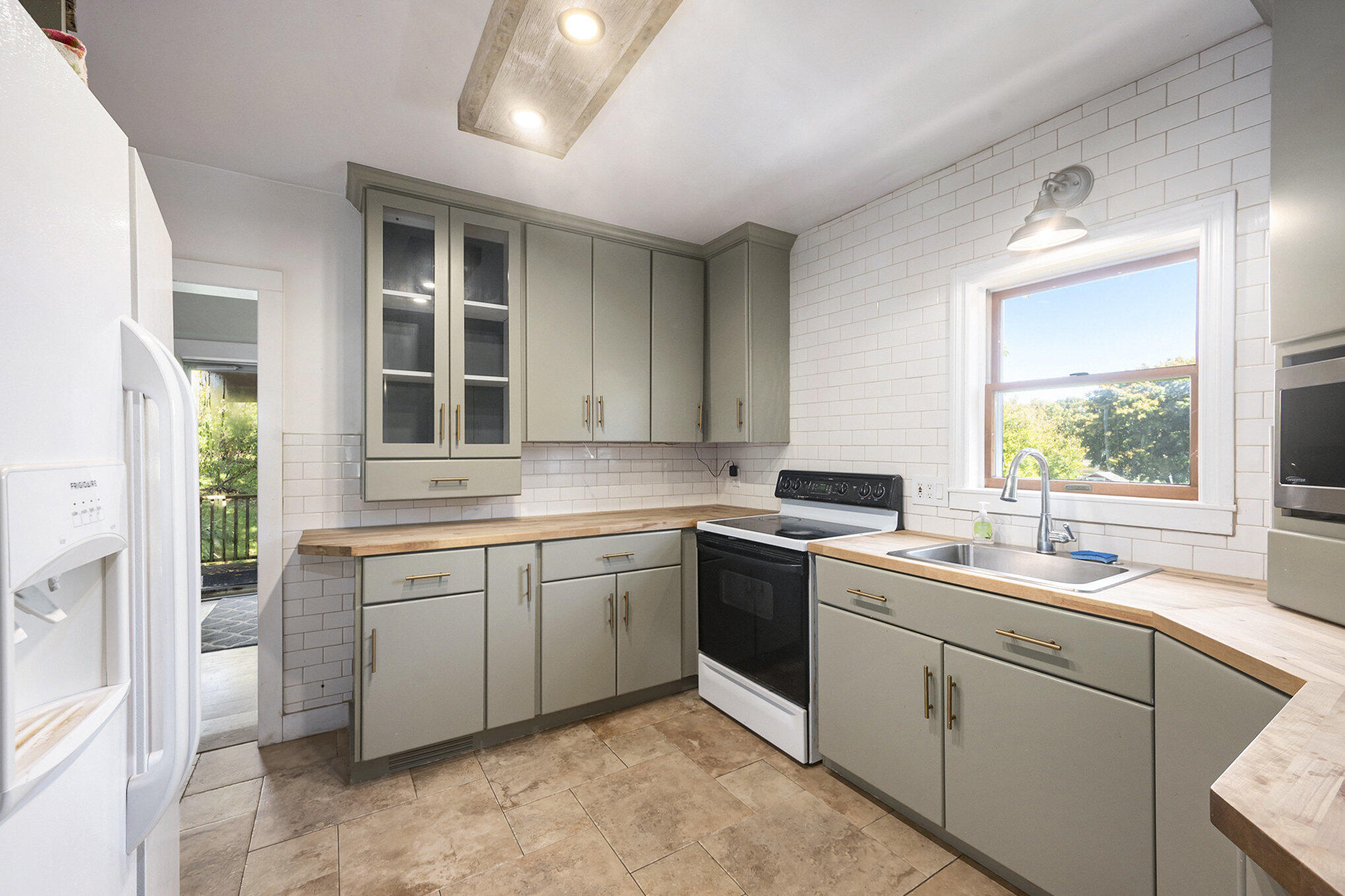 Galesburg, Michigan 49053, United States, 2 Bedrooms Bedrooms, ,2 BathroomsBathrooms,Residential,Active,232709