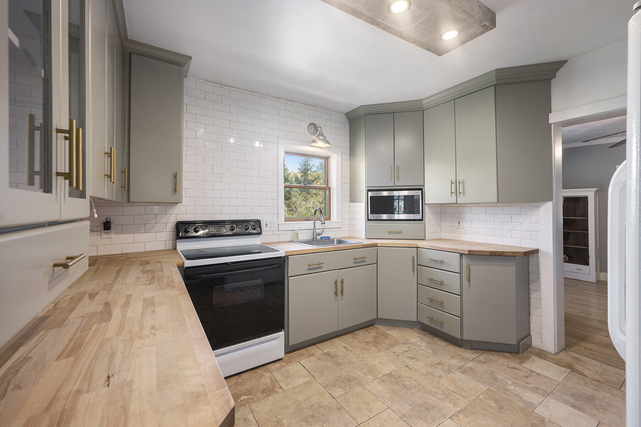 Galesburg, Michigan 49053, United States, 2 Bedrooms Bedrooms, ,2 BathroomsBathrooms,Residential,Active,232709