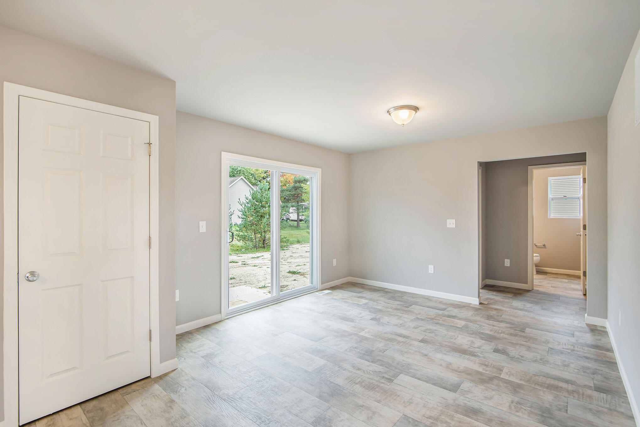 Photo 3 of 22 of 47680 Silver Oaks West house