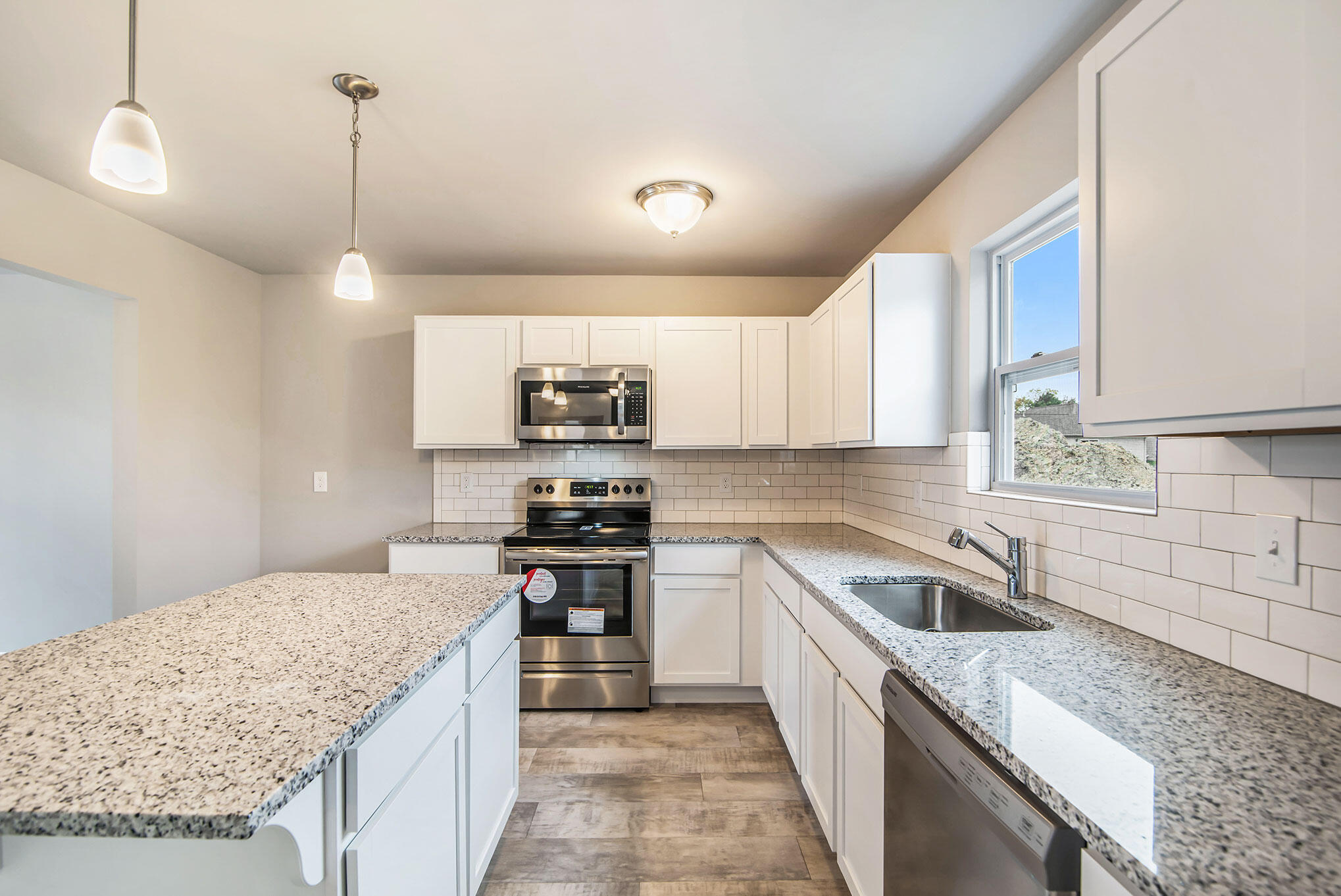 Photo 5 of 22 of 47680 Silver Oaks West house