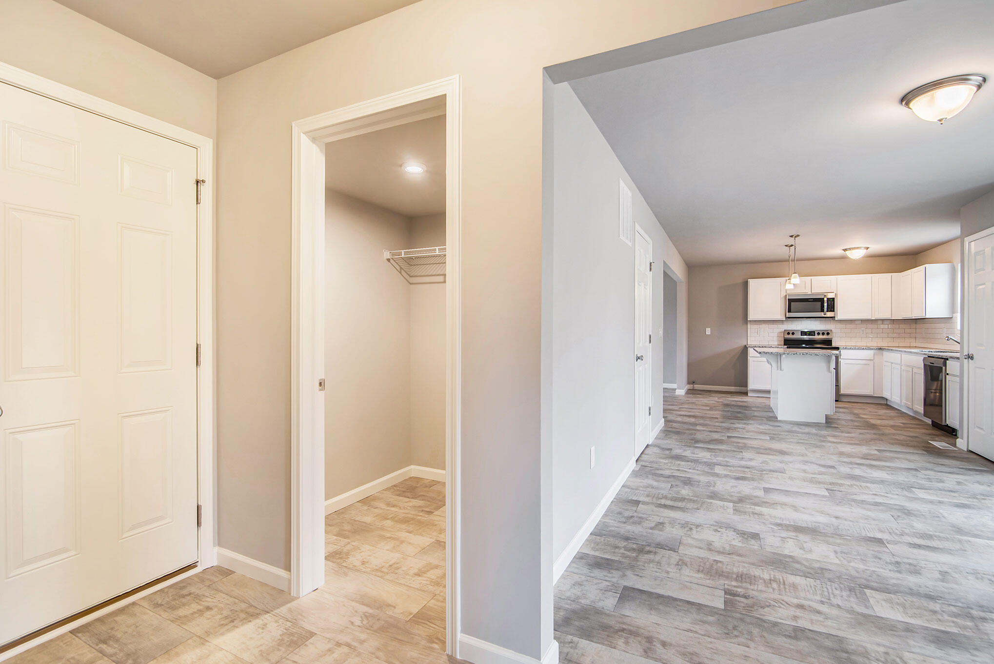 Photo 6 of 22 of 47680 Silver Oaks West house