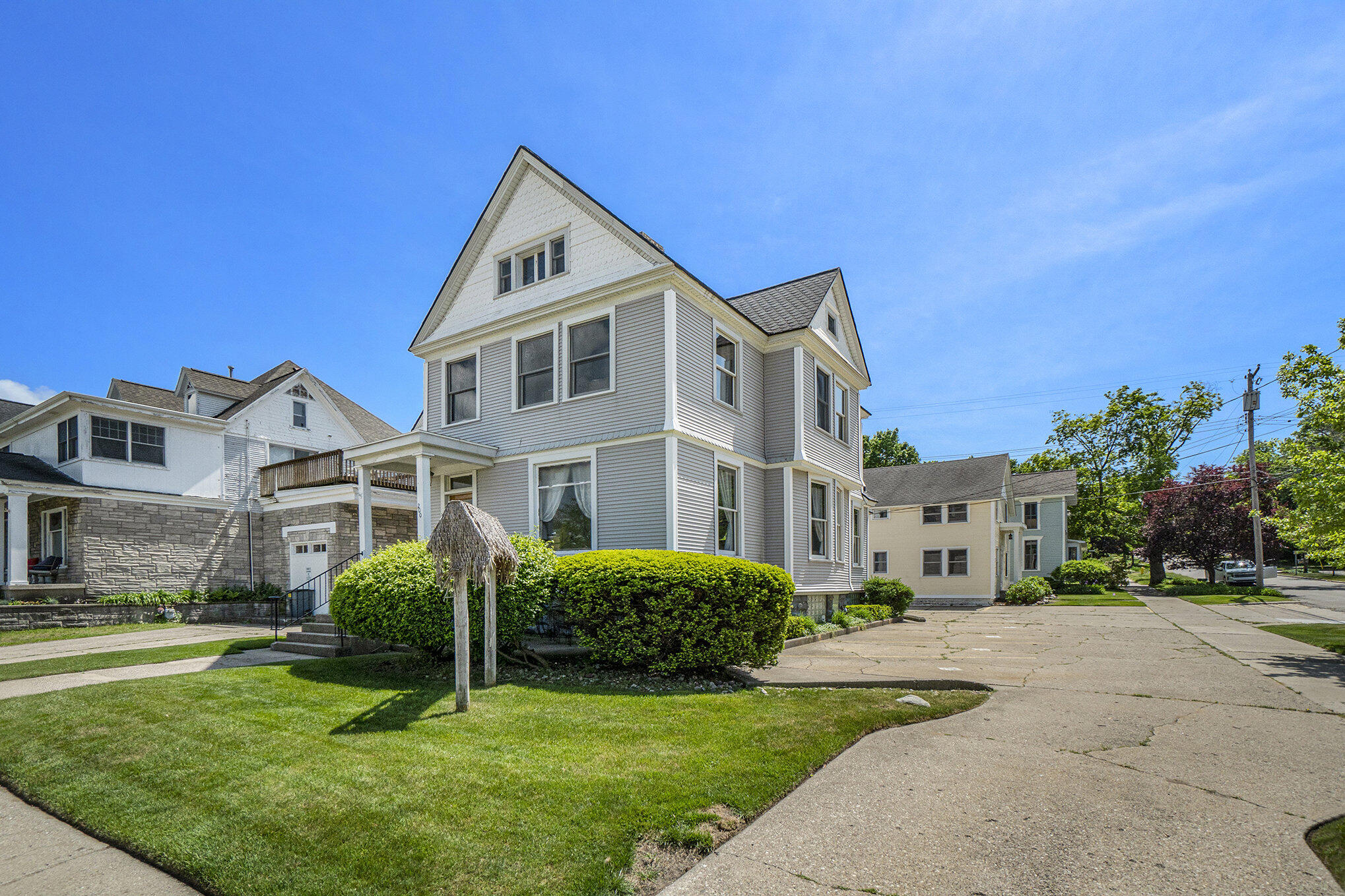 200 Franklin Ave