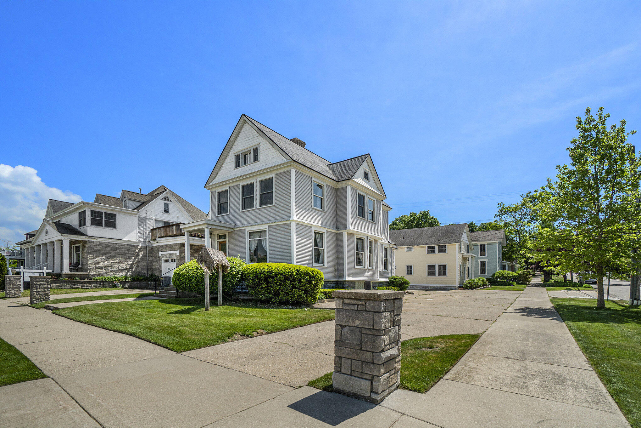 200 Franklin Ave