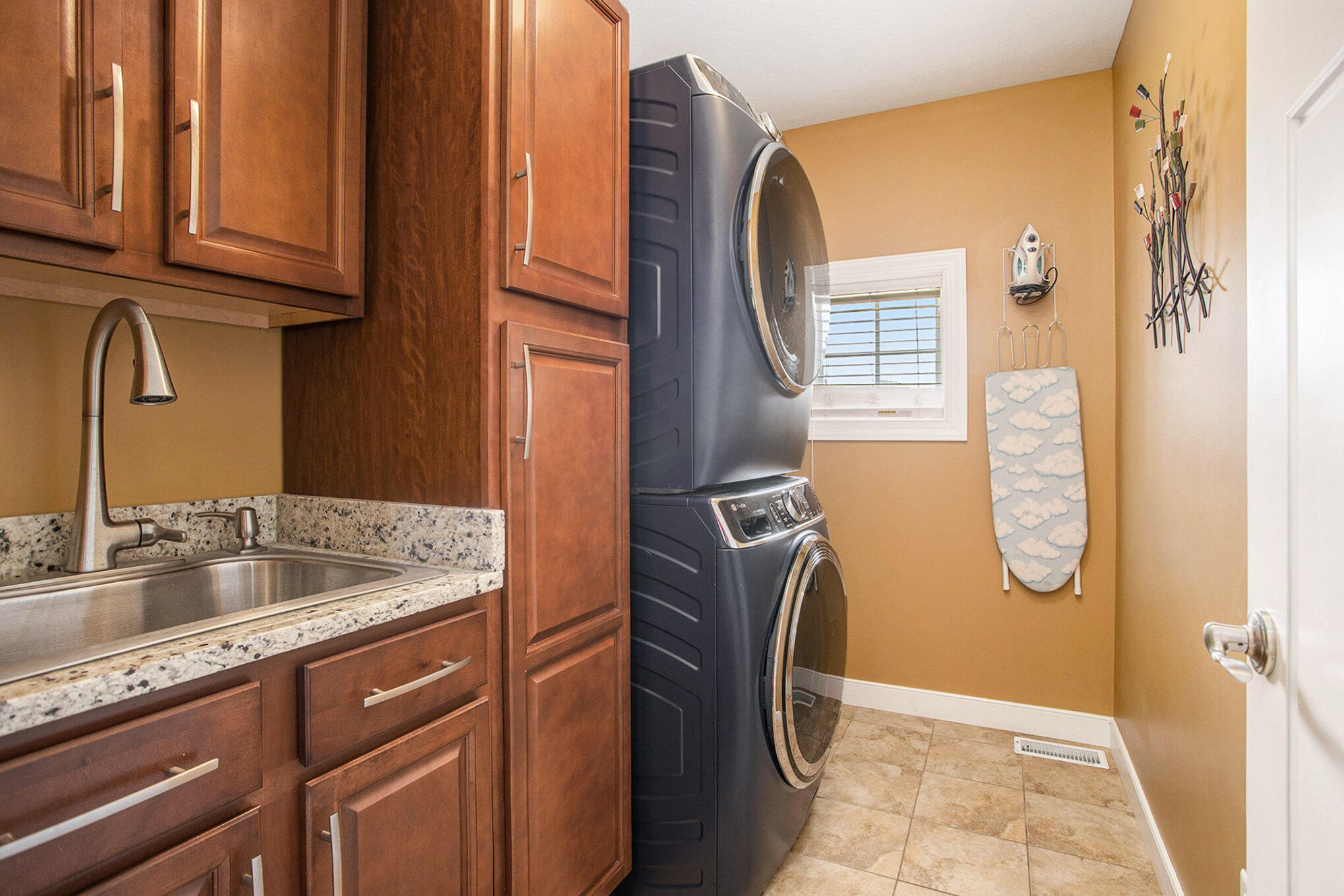 Richland, Michigan 49083, United States, 5 Bedrooms Bedrooms, ,4 BathroomsBathrooms,Residential,Active,157161