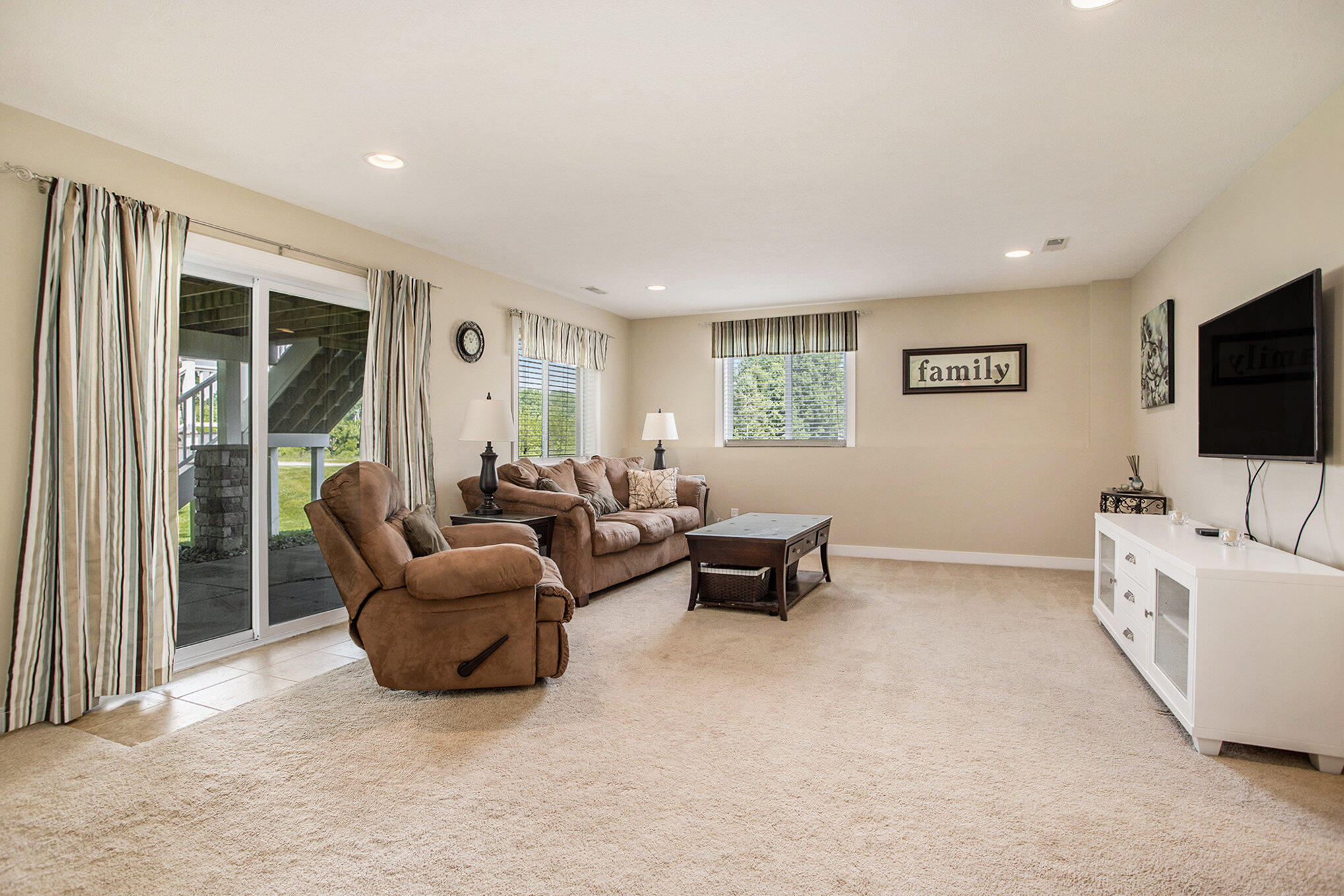 Richland, Michigan 49083, United States, 5 Bedrooms Bedrooms, ,4 BathroomsBathrooms,Residential,Active,157161