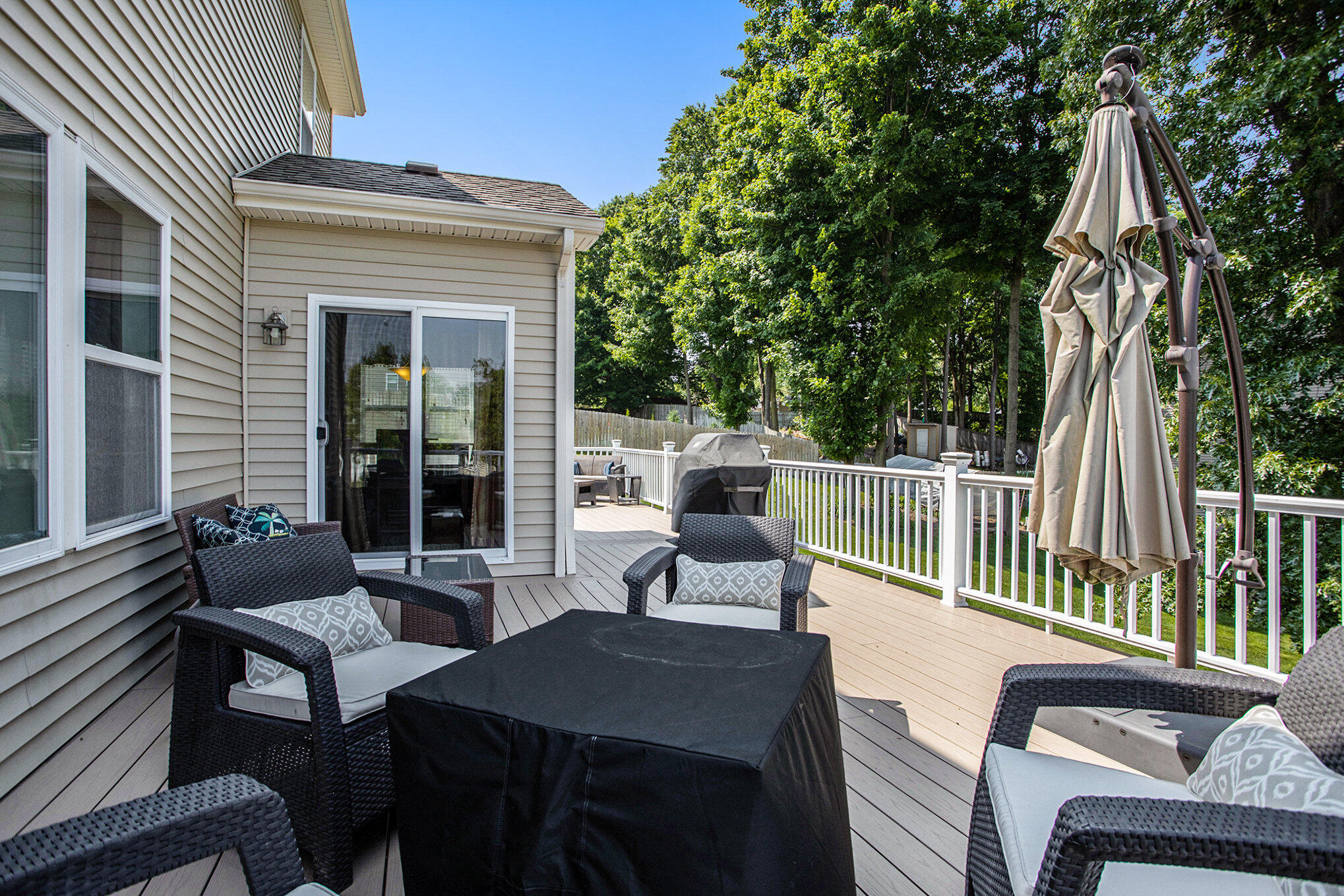 Richland, Michigan 49083, United States, 5 Bedrooms Bedrooms, ,4 BathroomsBathrooms,Residential,Active,157161