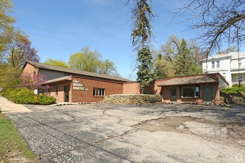 Photo of 216 W Chicago Street, Jonesville, MI 49250 (MLS # 25032935)