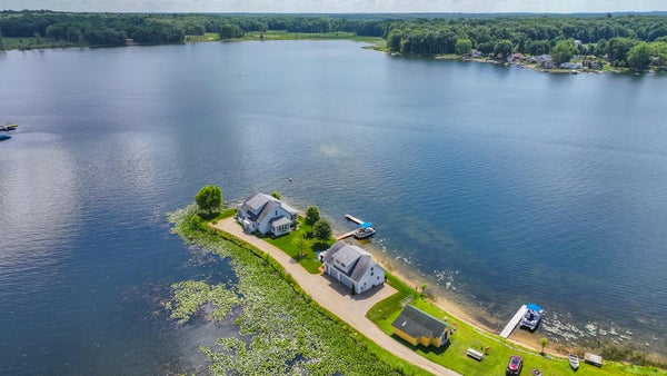 80885 COUNTY ROAD 652, LAWTON, MI 49065 - Image e590ea47190b42c2c764f02e2c3bdb78/2035979792