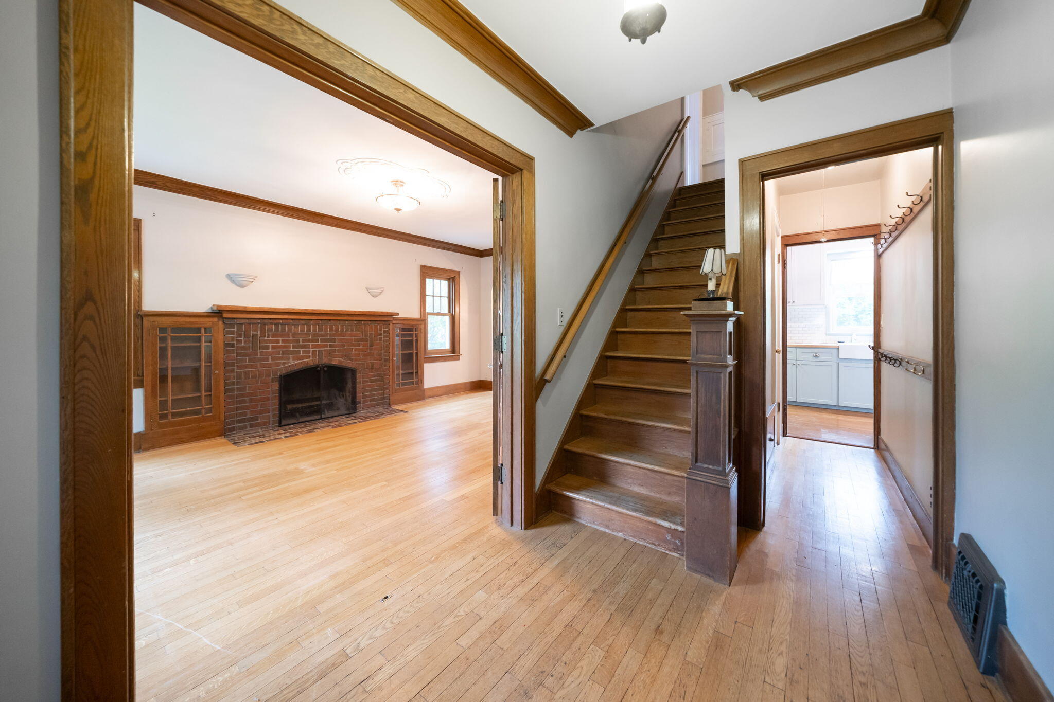 Photo 5 of 63 of 1144 East Chippewa Drive SE house