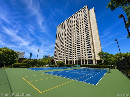 1300 E LAFAYETTE ST APT 305, DETROIT, MI 48207 - Image e5cae2466e8b2e646eeb5ee07e89ec46/156467660