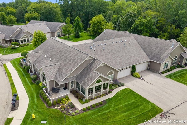1220 WATERWALK DR, HOLLAND, MI 49423 - Image e5cc3faaf75c72c63adfaf3b9da9ea93/479494650
