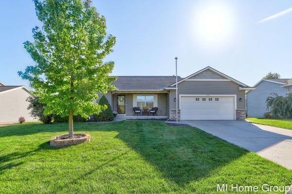 2458 BLACK BROOK DR, ZEELAND, MI 49464 - Image e5d893daa84f8d5ada3efe11f8487667/1111782606