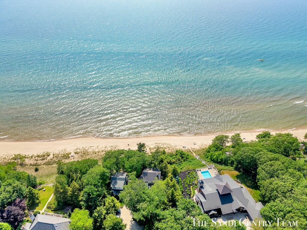 Photo of 18215 Spindle Drive, Grand Haven, MI 49417 (MLS # 25013910)