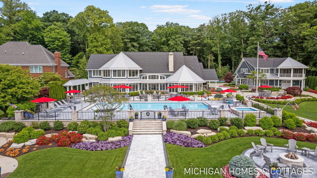 Photo of 229 &amp; 223 Norwood Avenue, Holland, MI 49424 (MLS # 26041466)