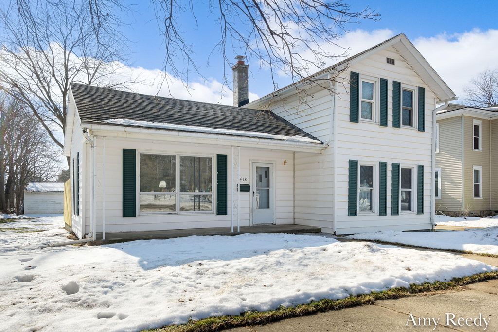 Photo of 418 Elm Street SE, Lowell, MI 49331 (MLS # 26005945)