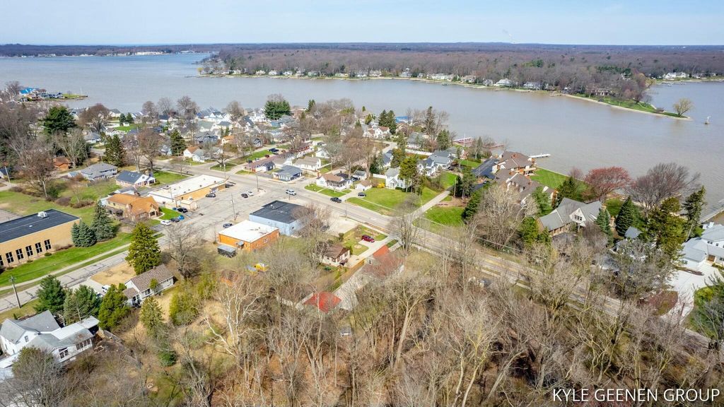 Photo of 1130 S Shore Drive, Holland, MI 49423 (MLS # 25046613)