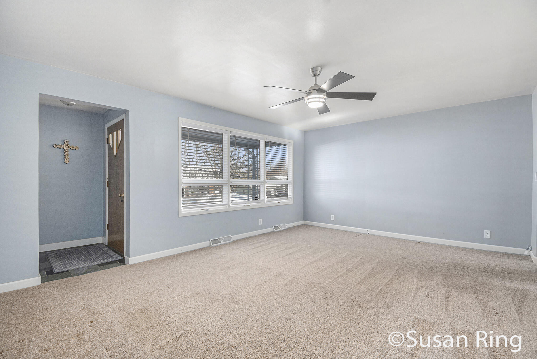 Grand Rapids, Michigan 49508, United States, 3 Bedrooms Bedrooms, ,3 BathroomsBathrooms,Residential,Active,252052