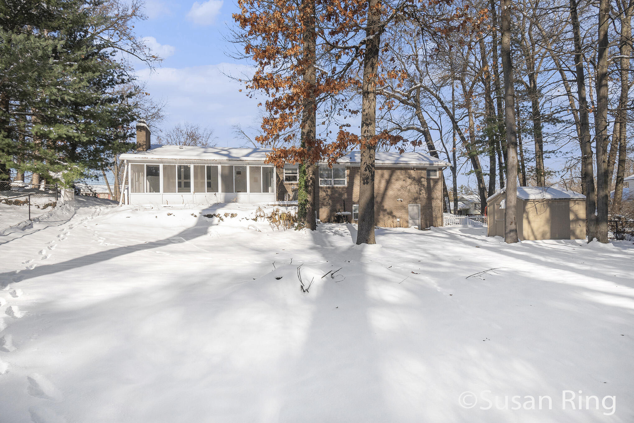 Grand Rapids, Michigan 49508, United States, 3 Bedrooms Bedrooms, ,3 BathroomsBathrooms,Residential,Active,252052