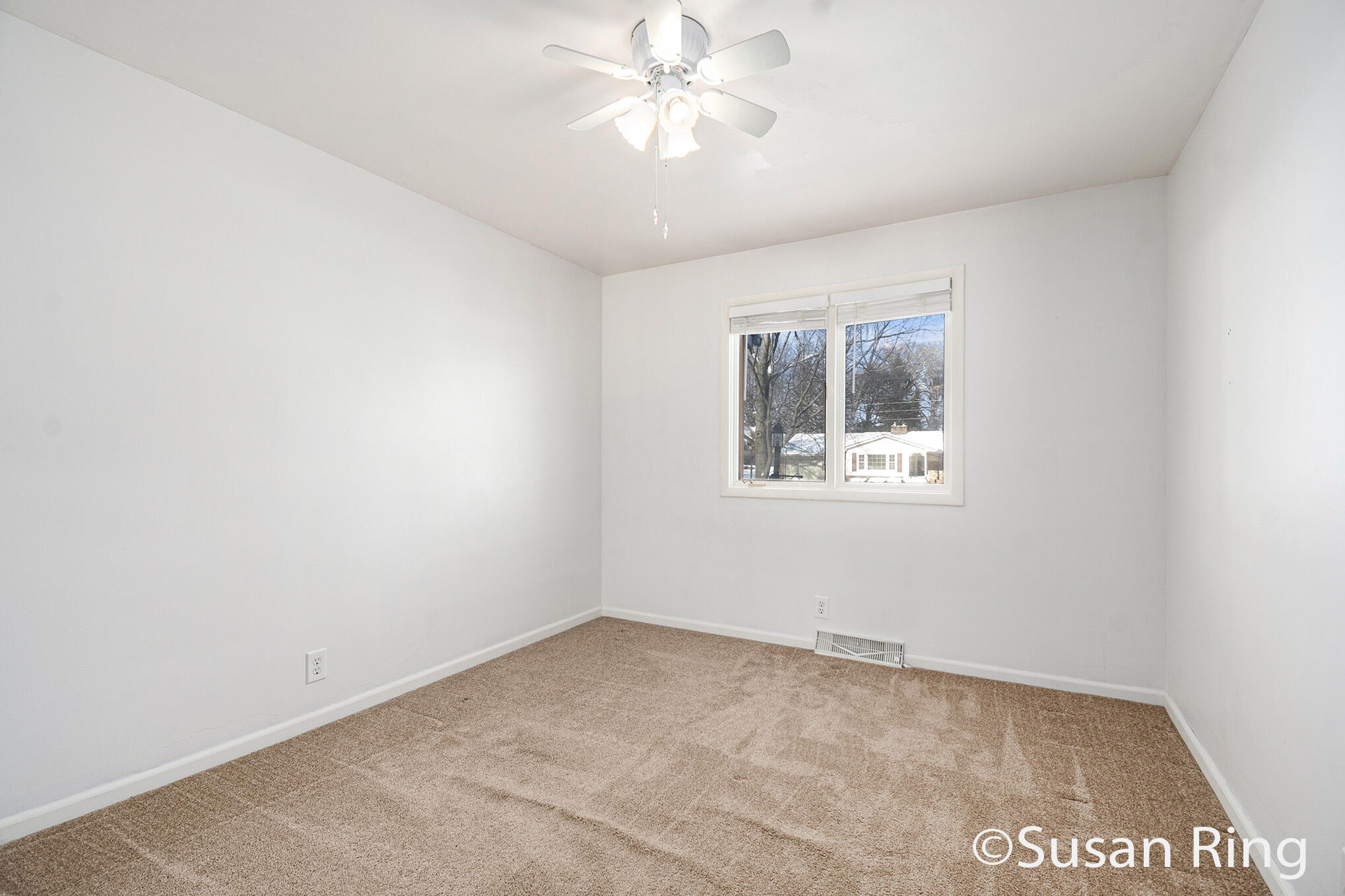 Grand Rapids, Michigan 49508, United States, 3 Bedrooms Bedrooms, ,3 BathroomsBathrooms,Residential,Active,252052