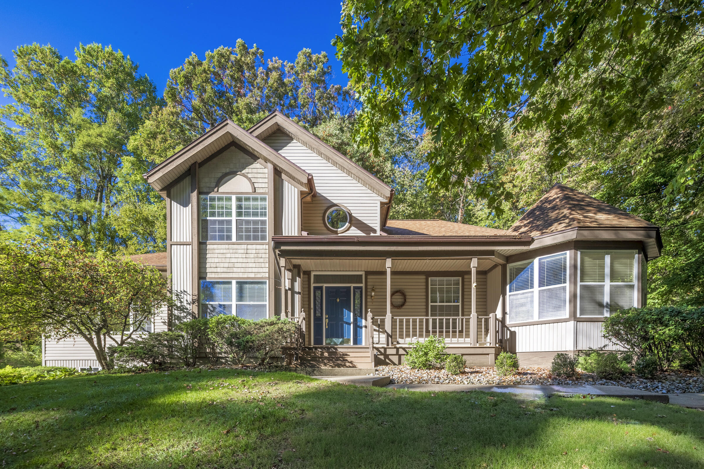 3004 White Oaks Lane