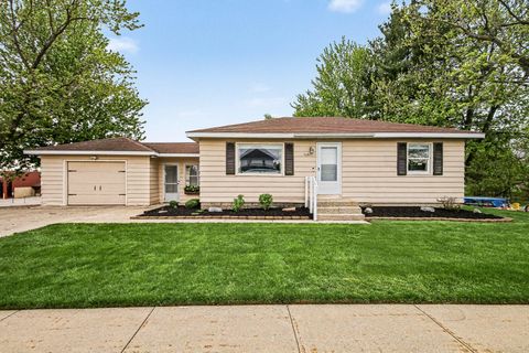 Photo of 7041 28th Avenue, Hudsonville, MI 49426 (MLS # 26018958)