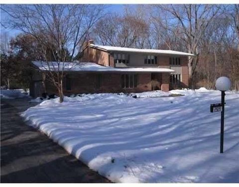 Photo of 2929 Parkridge Drive, Ann Arbor, MI 48103 (MLS # 26013220)