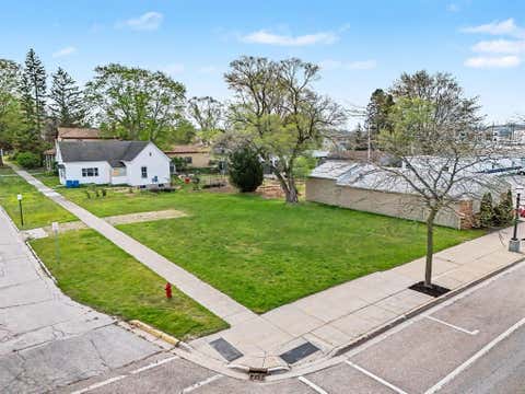 Photo of 603 S James Street, Ludington, MI 49431 (MLS # 26027022)