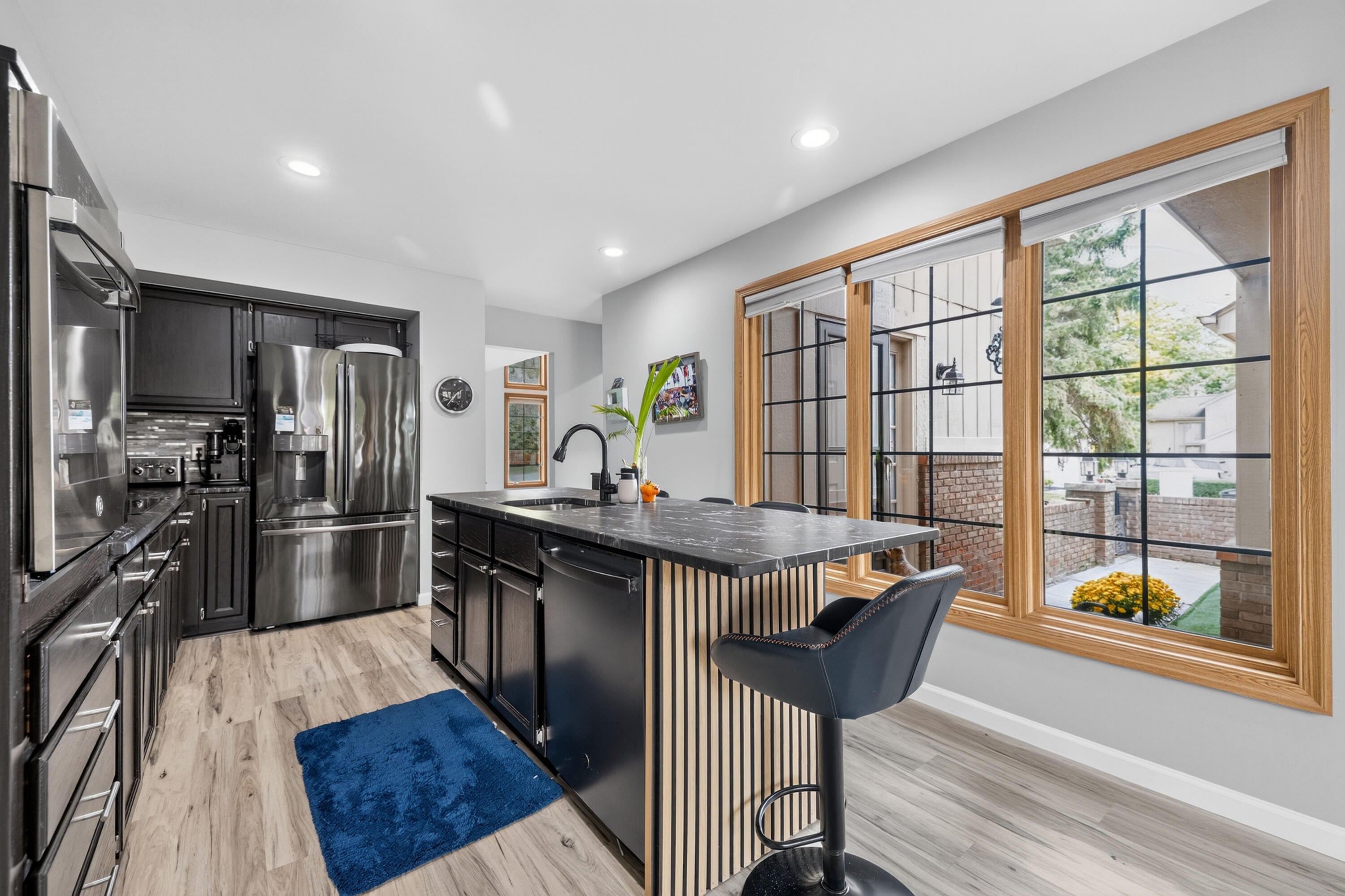 37676 N Laurel Park Drive