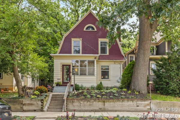 706 LAFAYETTE AVE SE, GRAND RAPIDS, MI 49503 - Image e7b8a3e30db8e55850a7faf6782a0ae8/3930129428