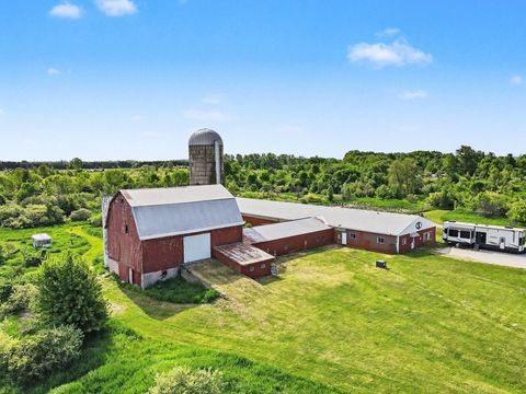 Photo of 6452 S 50th Avenue, Montague, MI 49437 (MLS # 26026553)