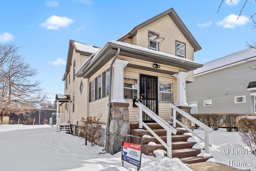 Photo of 510 La Grave Avenue SE, Grand Rapids, MI 49503 (MLS # 26005261)