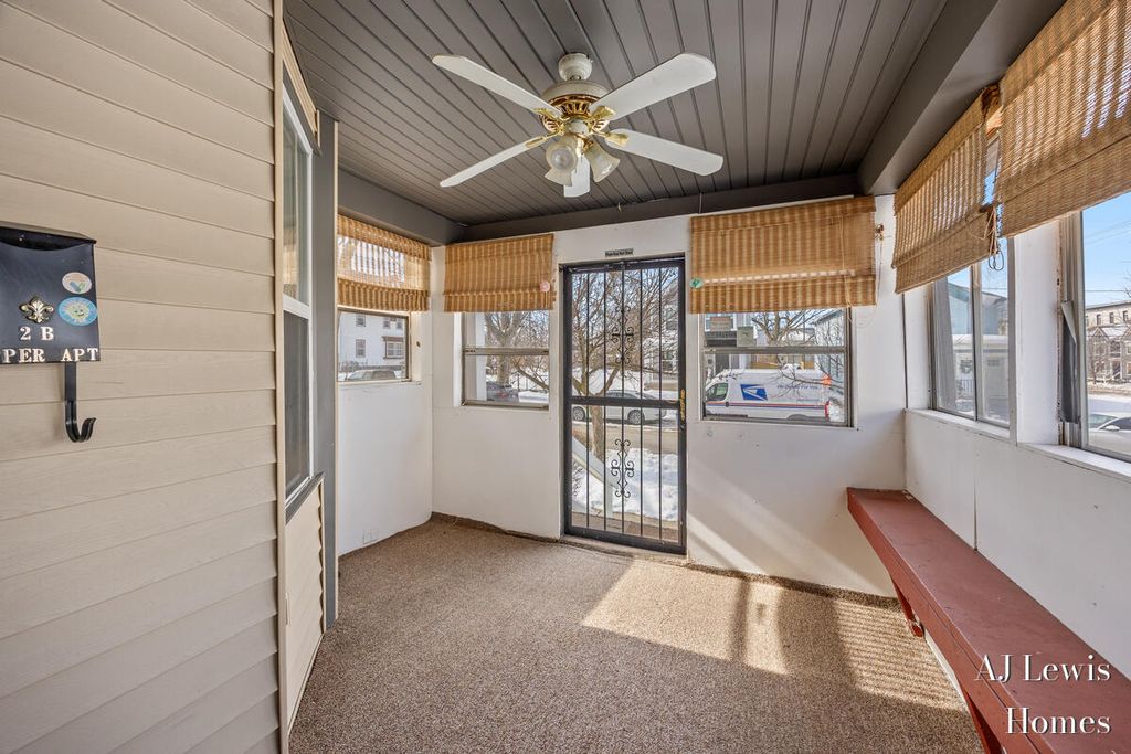 Photo of 510 La Grave Avenue SE, Grand Rapids, MI 49503 (MLS # 26005261)