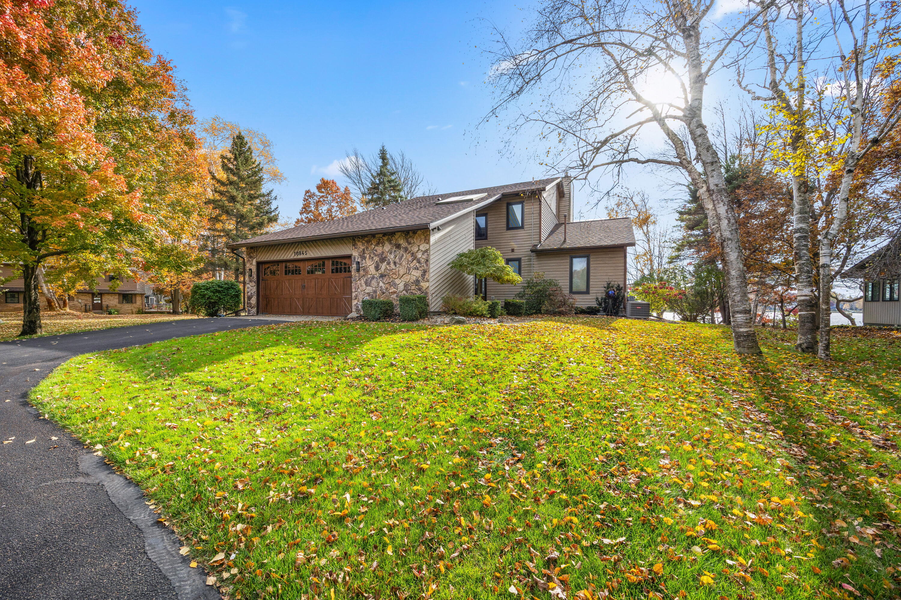 10845 E Royal Road
