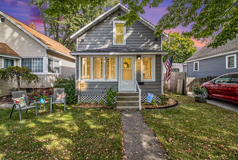 Photo of 420 N Robert Street, Ludington, MI 49431 (MLS # 25050989)