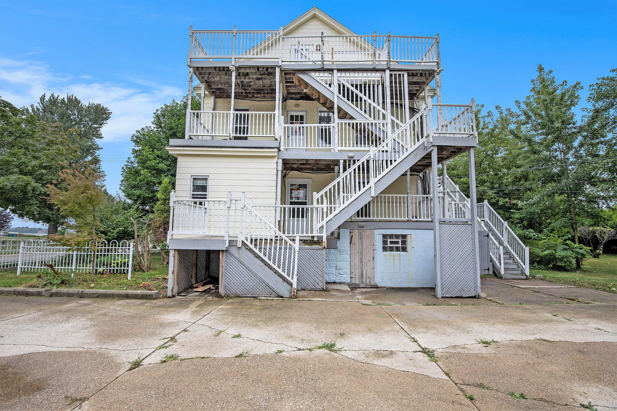 Port Huron, Michigan 48060, United States, ,Residential,Active,183521