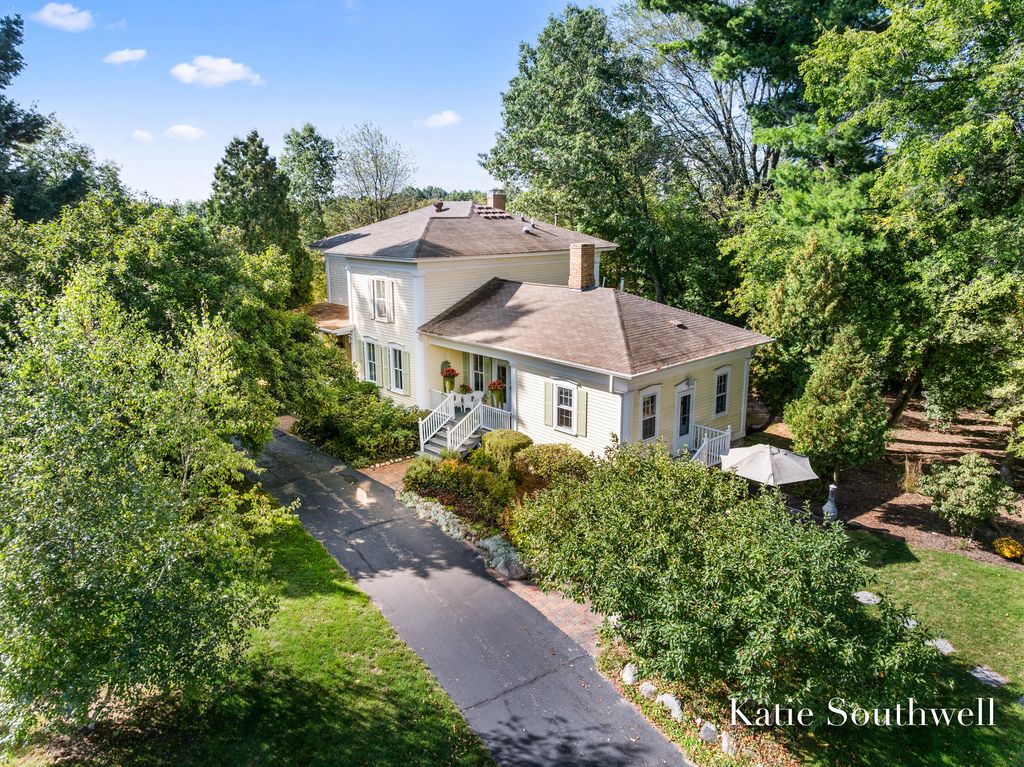 Photo of 4875 Belding Road NE, Rockford, MI 49341 (MLS # 25049870)