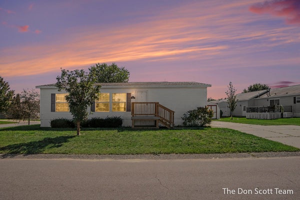 3660 LILYFIELD, CEDAR SPRINGS, MI 49319 - Image e80c2da9774b15fc2c50ad47cbc26fd9/2878421908