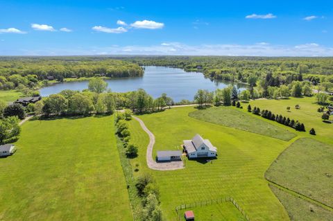 1812 Guenther Road Chelsea MI 48118
