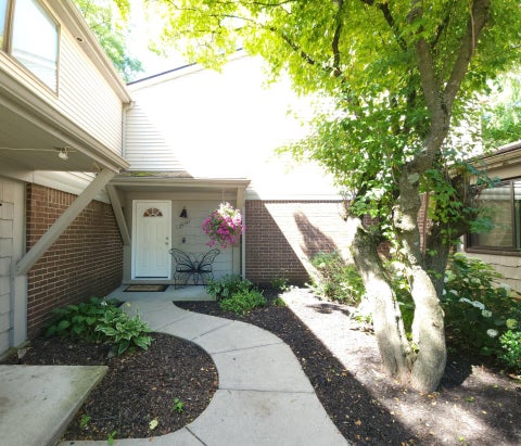 Photo for 29757 Farmbrook Villa Lane