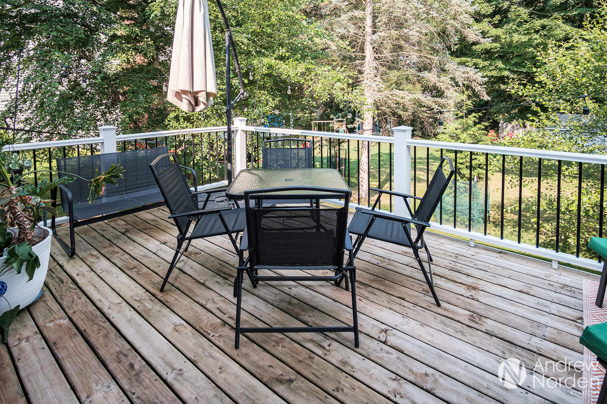 Grand Rapids, Michigan 49546, United States, 5 Bedrooms Bedrooms, ,4 BathroomsBathrooms,Residential,Pending,171923